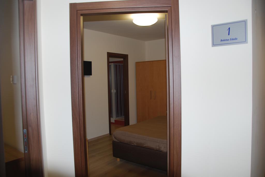 Guest House Caracas Lorica Extérieur photo